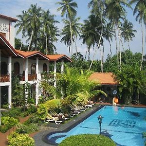 Hotel Bentota Village